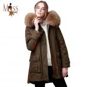Hochwertige neue WinterJacke Mantel Damen Parkas army green Grossen raccoon Pelzkragen Vermummte Frau Outwear