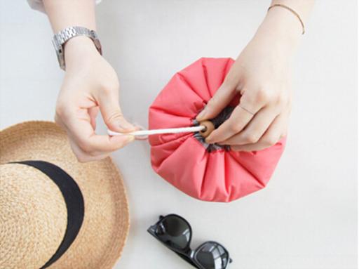 Tonnenförmige Reise Kosmetiktasche Nylon Hohe Kapazität Kordelzug Elegante Trommel Waschen Taschen Makeup