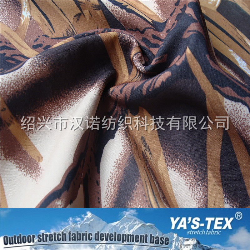 Camouflage printed four-way stretch composite polar fleece waterproof TPU three-layer composite fabric